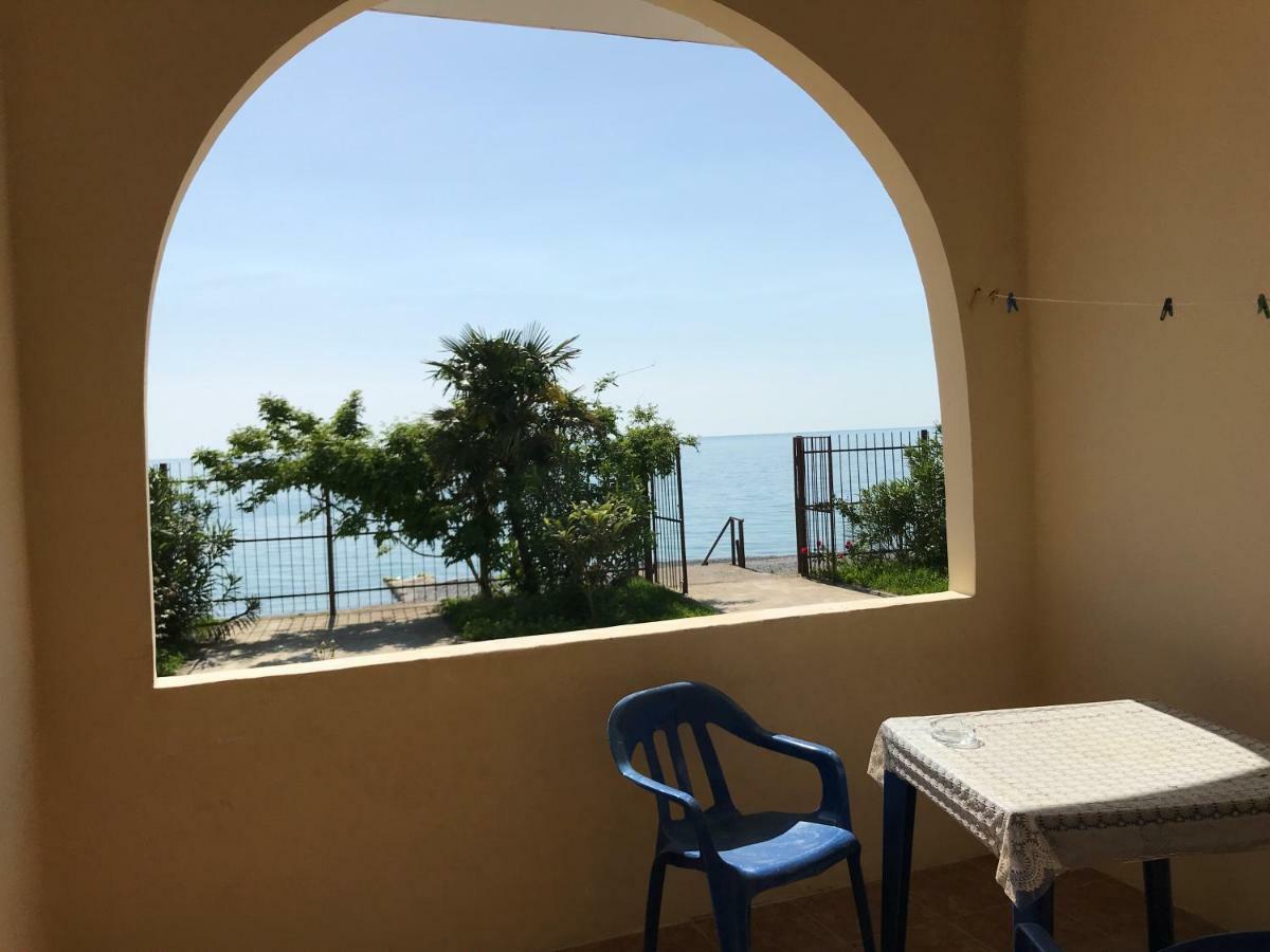 Hotel DavEl Gagra Exterior foto