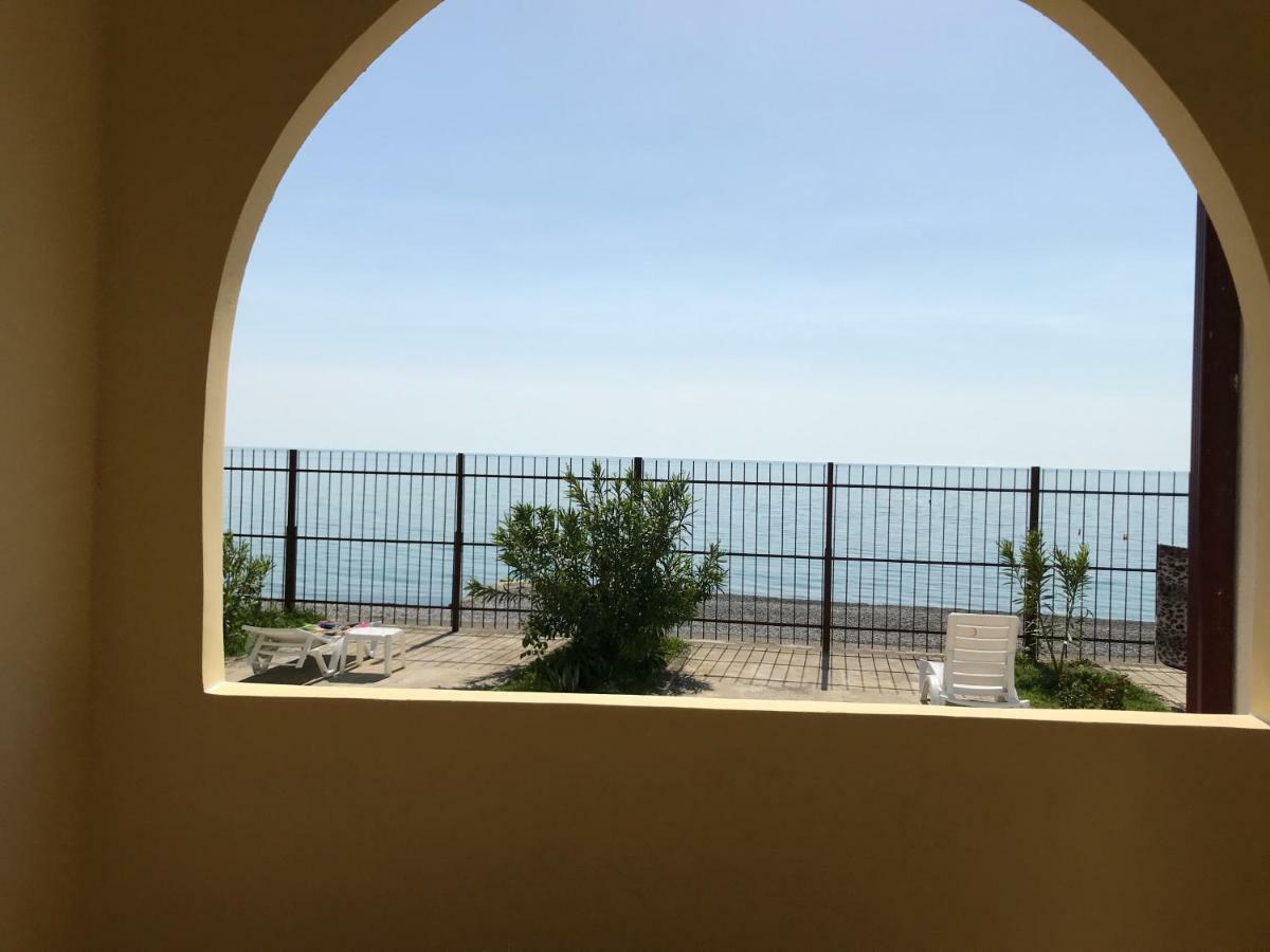 Hotel DavEl Gagra Exterior foto